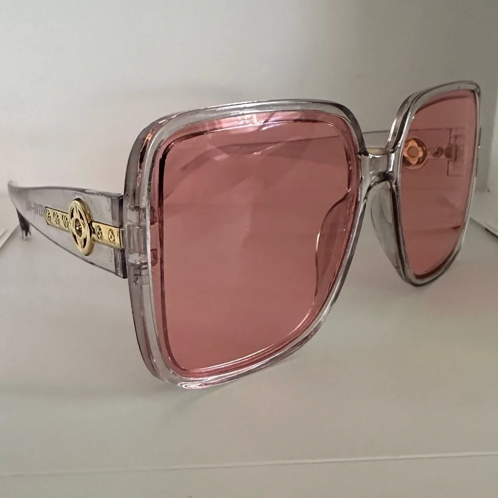 Oversized Square Sunglasses Gray Frame Pink Lens Gold DetailTrendy Fashion UV400